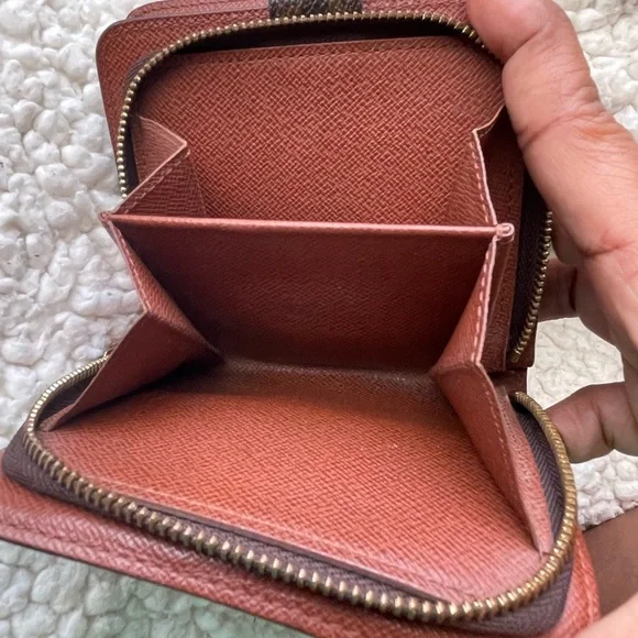 LouisVuitton Compact Wallet - Picture 11 of 12